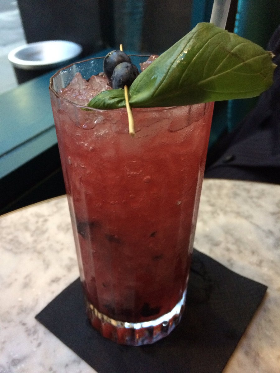 Cocktailqueenuk's tweet photo. I have that #ThirstyThursdays feeling tonight @Dirtymartiniuk #london https://t.co/wh4xPgGCBZ