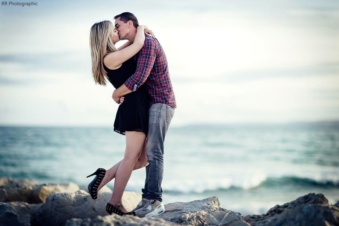 RR_Photographic's tweet photo. #engagementphotography at Hengistbury Head #couplephotos #dorsethour  #weddingphotographerbournemouth https://t.co/akY6TXZsrM