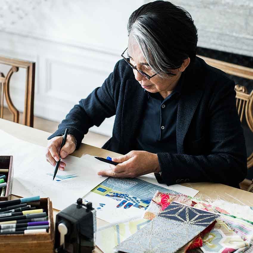 ELLEDecoUK's tweet photo. We chat to design legend Kenzo Takada about his new homeware range for Roche Bobois. Read the interview in #EDsep17 – on sale now. https://t.co/jaBkuzczpF