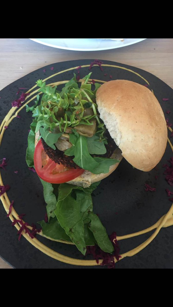 abbie_tweeted's tweet photo. i wrote about food. shockkkkk. https://t.co/WGXODXzpV1 #food #foodie #foodwriter #foodblogger #nationalburgerday #swbloggers #sotonbloggers https://t.co/8BjVlQYtFw