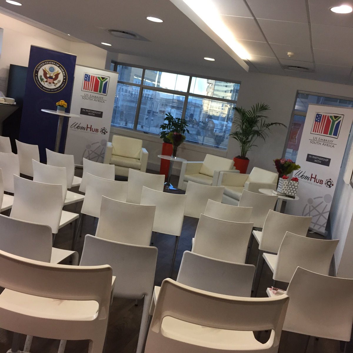 HemsVallabh's tweet photo. An awesome kick-off to the @USEmbassySA @womhub #AlumniMasterclass Series.An evening of inspiration & networking spent w amazing women https://t.co/MjVsspitbz