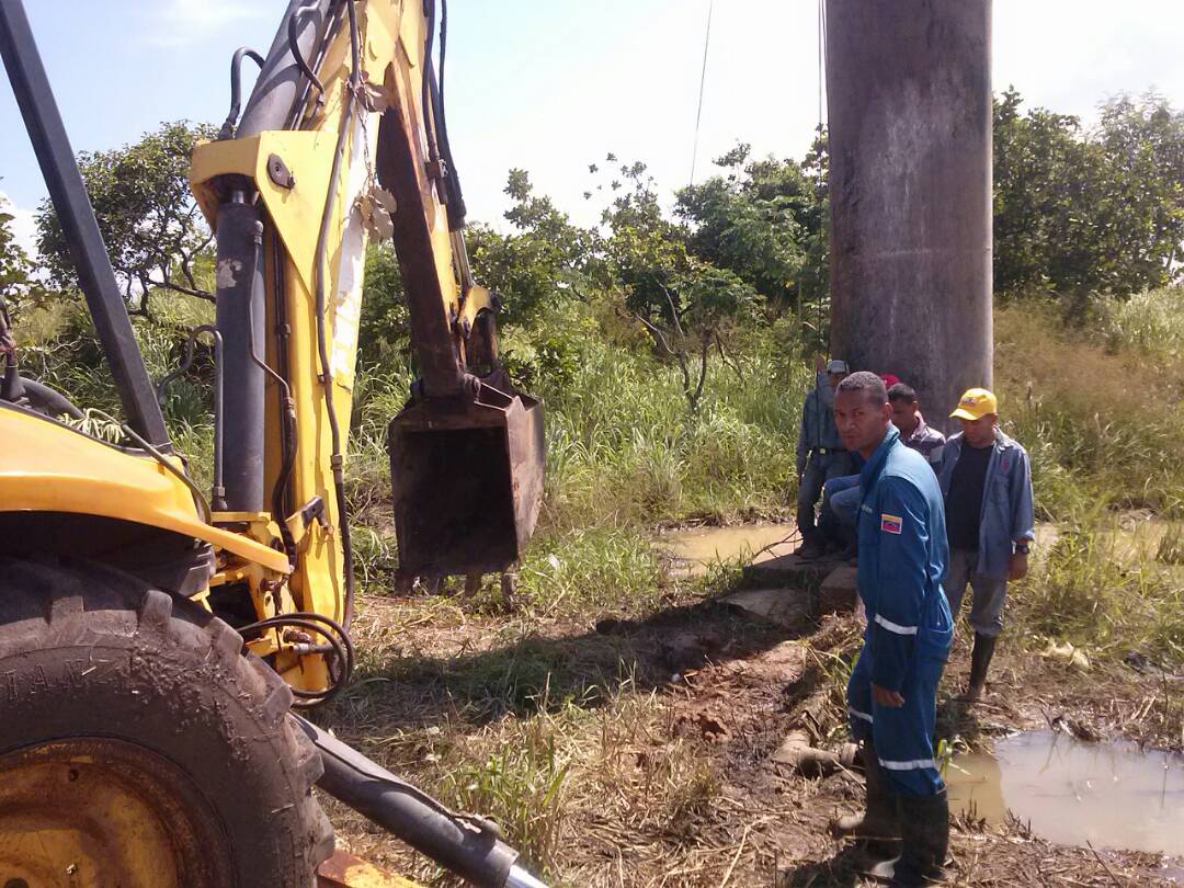 FrnsEdobolivar's tweet photo. #InformeFRNSB Parroquias con mayor fuga de agua potable en el municipio Caroní, fueron atendidas por @Hidrobolivar_ #RangelDejandoHuellas https://t.co/SLicaeCY9q