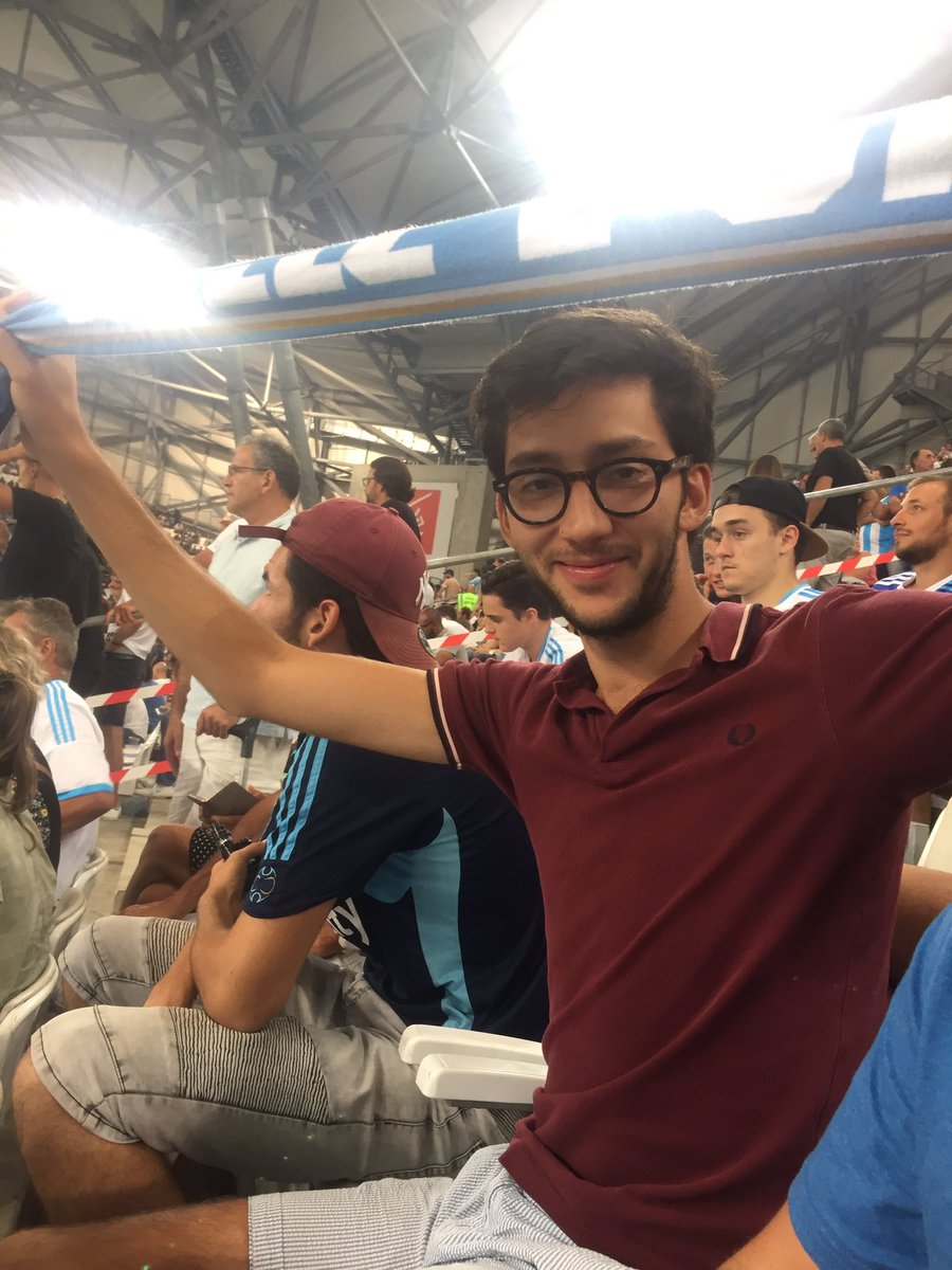PBFTTFBP's tweet photo. #MonOMDOM Un australien au Vélodrome https://t.co/VGKq7Jwov3