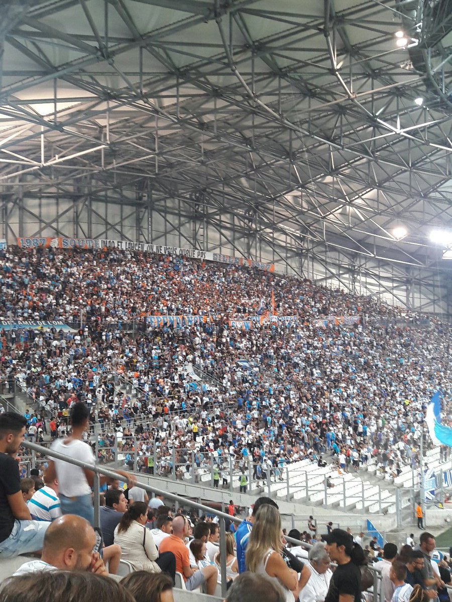 BoubouGaby's tweet photo. #MonOMDOM juste magique allez encore 1 but! https://t.co/XDZznEDhmx