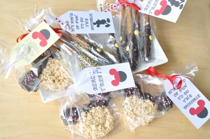 arizonacraftmom's tweet photo. Treat the #kids to Mickey Mouse https://t.co/8igbbhaPz4 rice krispy treats. #mickeymousecrafts @dvc4fun https://t.co/QEsOmlOzzl