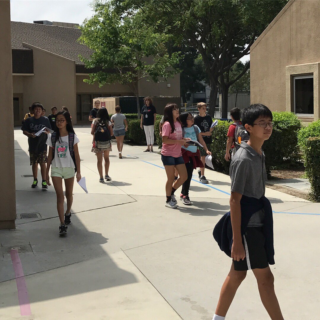 sviusd's tweet photo. @sviusd students practicing schedules for tomorrow. Shout out to ASB for their help today! #iusdfirstday2017 #itsagreatdaytobeacharger https://t.co/HdBtgrjUQu