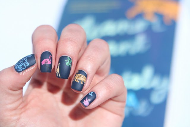 Just found this today. Nail art by <a href="/jennieshaw/">Jennie</a> based on my Eleanor Oliphant cover. So cool! jennieshaw.ca/2017/07/review…