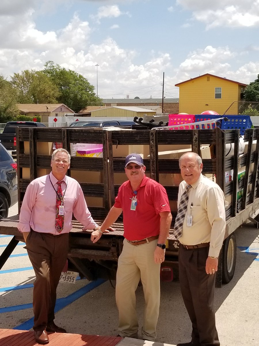 Tgalprin1's tweet photo. ECISD Superheros to the rescue! Thank you for helping our teachers move to their new campus. #ectransform #TravisTornados1 #travispdrocks https://t.co/28joyTmjDo