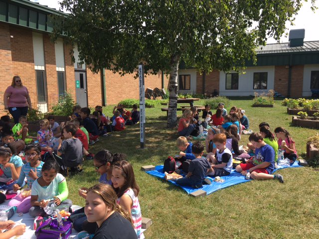 Ridge_Hub's tweet photo. Fun was had by one and all at the Passport Picnic celebrating Ridge students summer reading adventures! @RidgeFCL @ccsd59 https://t.co/MoFDGLCN5l