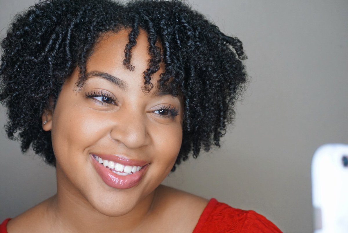 curlfluence's tweet photo. Frizzy hair days? Check out this post for 3 ways to help control frizz & slay the day ππ½ππ½ #curlfluence #curlfluencer https://t.co/7m4TGswP26
