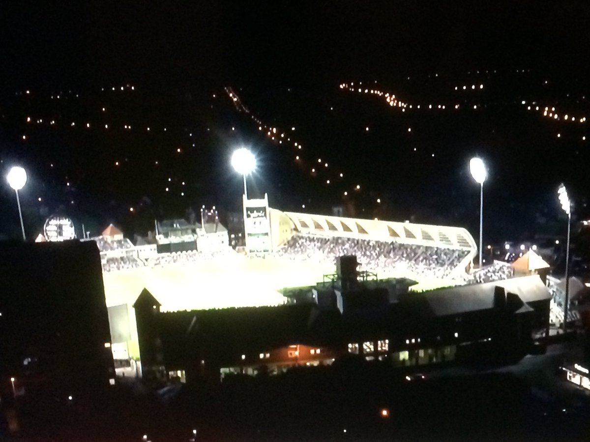 Dlaslett's tweet photo. Trent Bridge tonight on Sky TV.
T20 quarter final.
Notts have beaten Somerset! https://t.co/nqaOJTraes