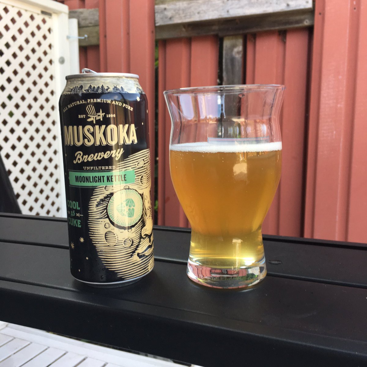 Damn this is good stuff. <a href="/MuskokaBrewery/">MuskokaBrewery</a> <a href="/MuskokaScott/">Scott from Muskoka Brewery</a>