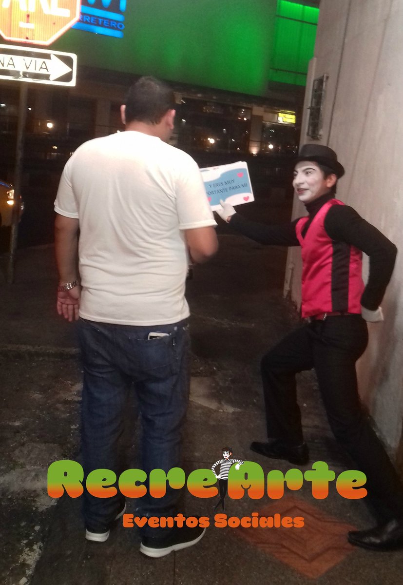 recreArteEvent's tweet photo. Que la entrega de ese 🎁 sea especial! 👏 Mimo acompañado de Globos con helio 😉👍 #RecreArteEventosSociales 🎉 #Mimo 🎭  #GlobosConHelio 🎈🎊 https://t.co/q562DkpI11