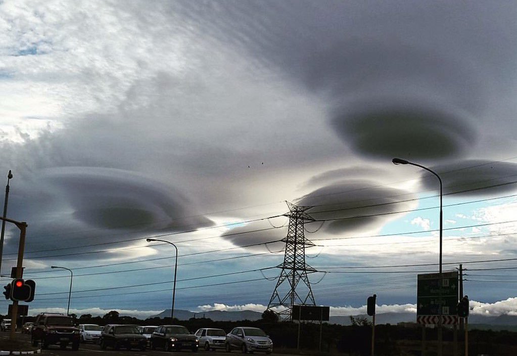 これって地震雲 雲は愛でよう 地震には備えよう