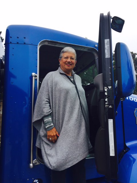 ITS_UCDavis's tweet photo. #SustainableFreight arrives at #Asilomar2017! #FCV #H2 #drayage truck
@AirResources Mary Nichols @Toyota Edward Mantey https://t.co/Yzleyaz2L7