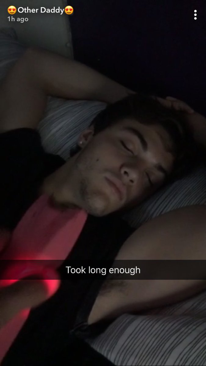 maddieaddict's tweet image. Tired much @EthanDolan 😂 #TheLifeOfAParent 😂😂 jk jk jk @GraysonDolan