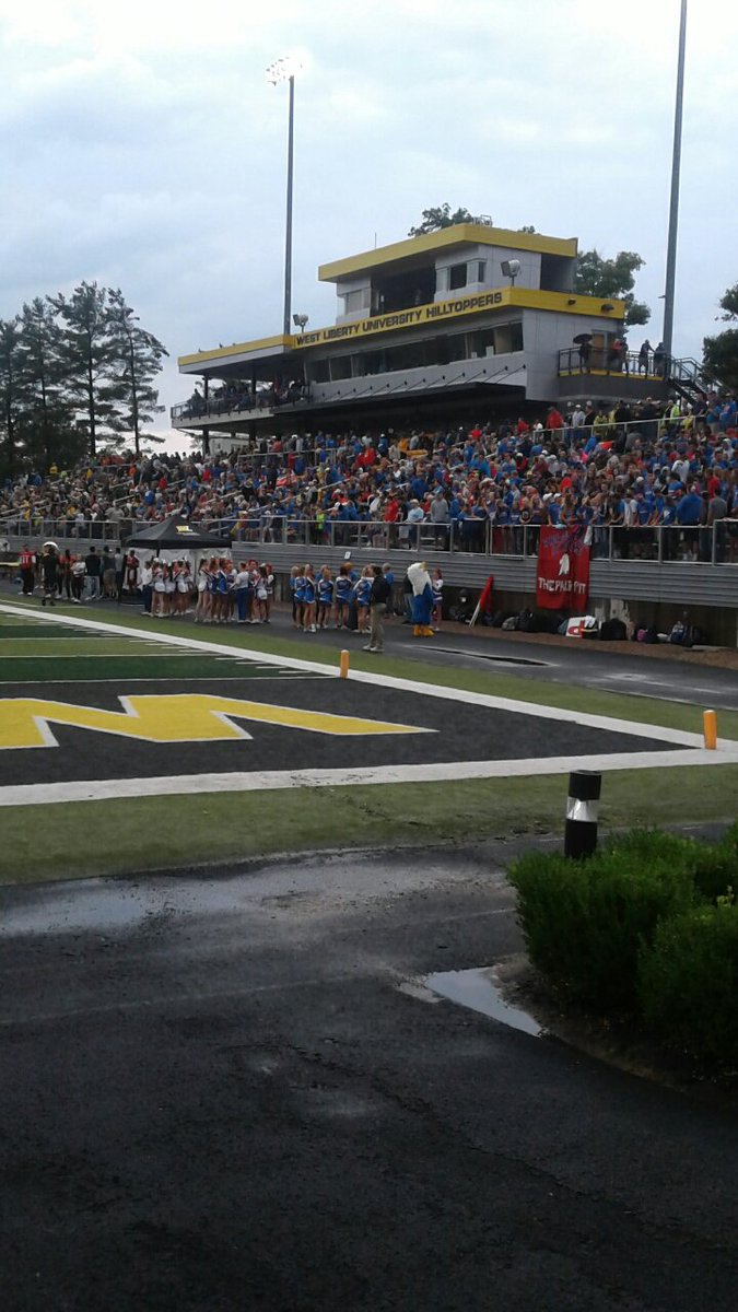 CmcGhee35's tweet photo. Park brooke game at the lib #timeforsomefootball https://t.co/p20HU5YTeH