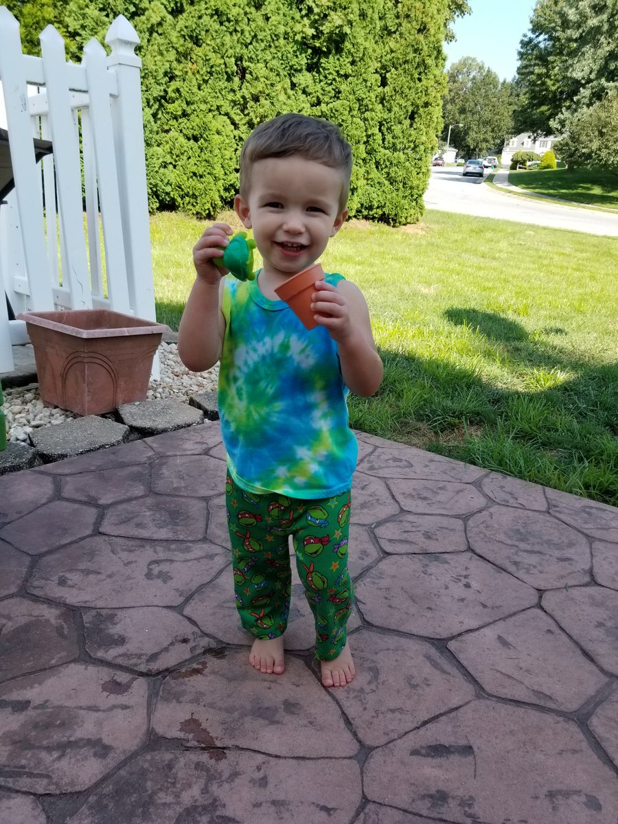 CZalit's tweet photo. Mama's teaching again means Daddy and Frankel get to pick out outfits 😂😩 #PMBack2School https://t.co/bzs4eAhgAx