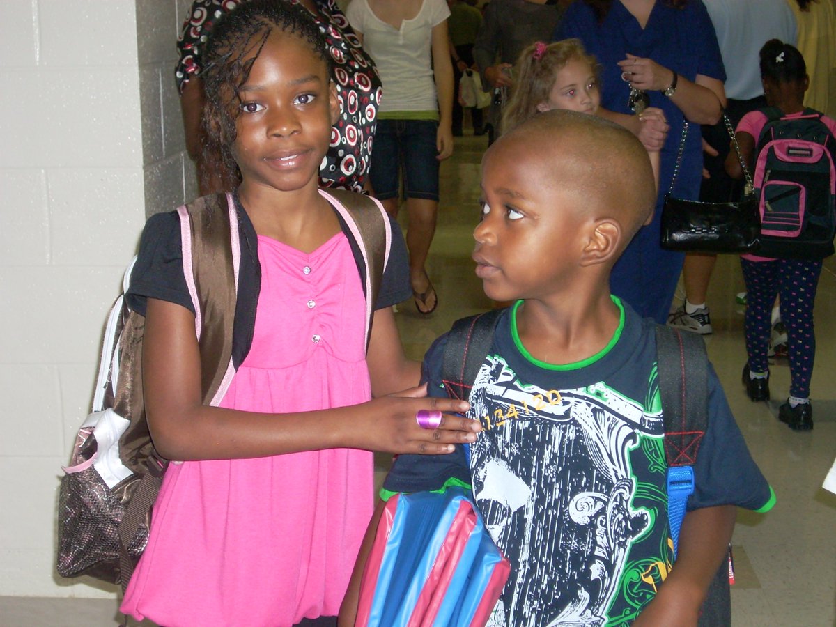 LexingtonOne's tweet photo. #TBT Let’s go back-to-school 2009 style! #lex1firstday https://t.co/LmuxL9DOcV