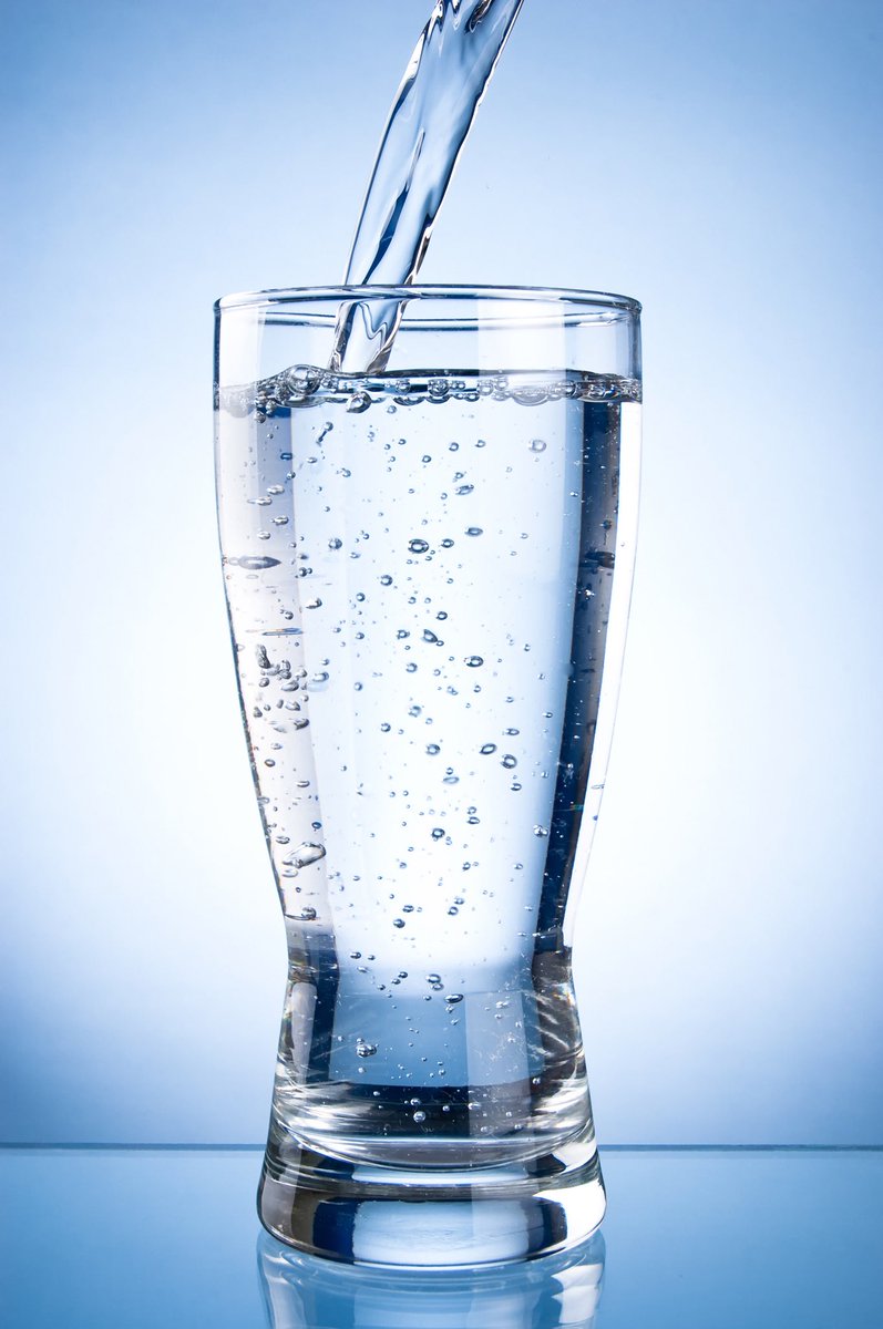 DeviceDoctor24's tweet photo. Worried about #Harvey? Make sure to stock up on the essentials like water and iPhone screen protectors 📱 👍🏼 https://t.co/oG2NXuo88c