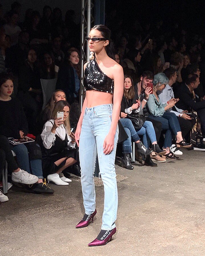 theperchero's tweet photo. Anteojos del futuro, un requerimiento de la nueva temporada #bafweek #alenBa #trends #ThePerchero https://t.co/LKsnE9mYe6