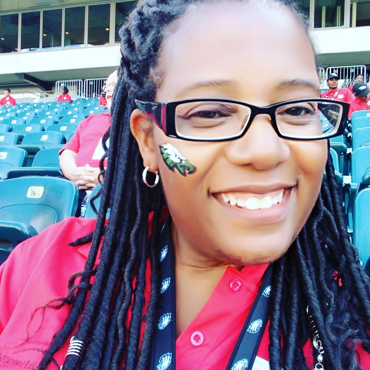 justtawanda's tweet photo. Let's go EAGLES!!!!! Ready for the game!!! https://t.co/fRD0cB0kTp