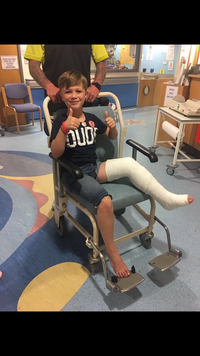 xREDDYx's tweet photo. @paulpogba @Ibra_official @AnthonyMartial @MarcusRashford @ManUtd  give my lad a shout out, broke his leg and misses the new season #big fan https://t.co/47CQefCe6G
