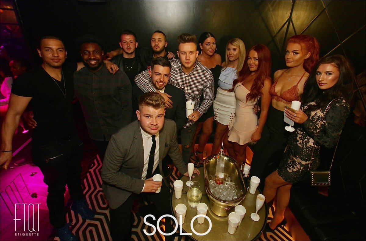 JoeyU2ng's tweet photo. #TB to @soloeventsuk 🥂

Looking forward to the @25nuage after party at @EtqtBirmingham this Sunday 💃🏼🍾

Bank Holiday Weekend 📝 https://t.co/1AITpOY1tU