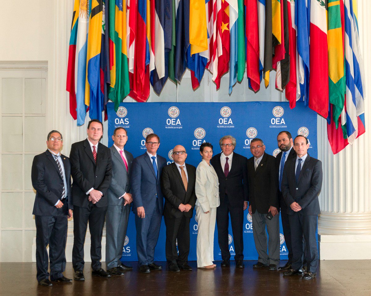 Almagro_OEA2015's tweet photo. Recibí a Magistrados del TSJ designados x @AsambleaVE a quienes expresé mi reconocimiento x trabajo en defensa de Estado de Derecho #Vzla https://t.co/NVxGAxKvYv