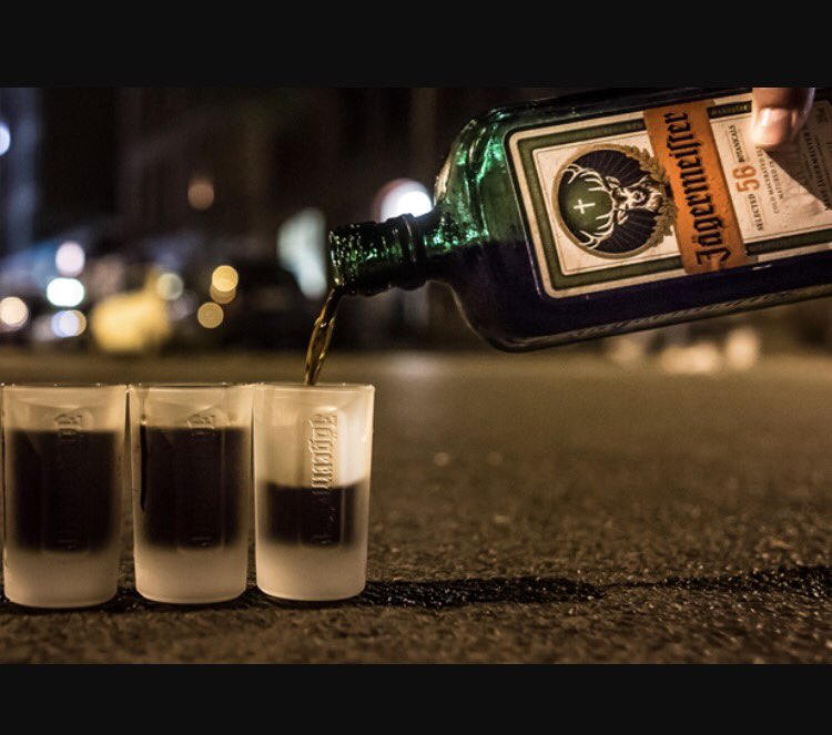 heathertag23's tweet image. @CliffRigano so happy for you dude!! What an awesome award!! #grizzly #sameclass #dontgotothecity 😂