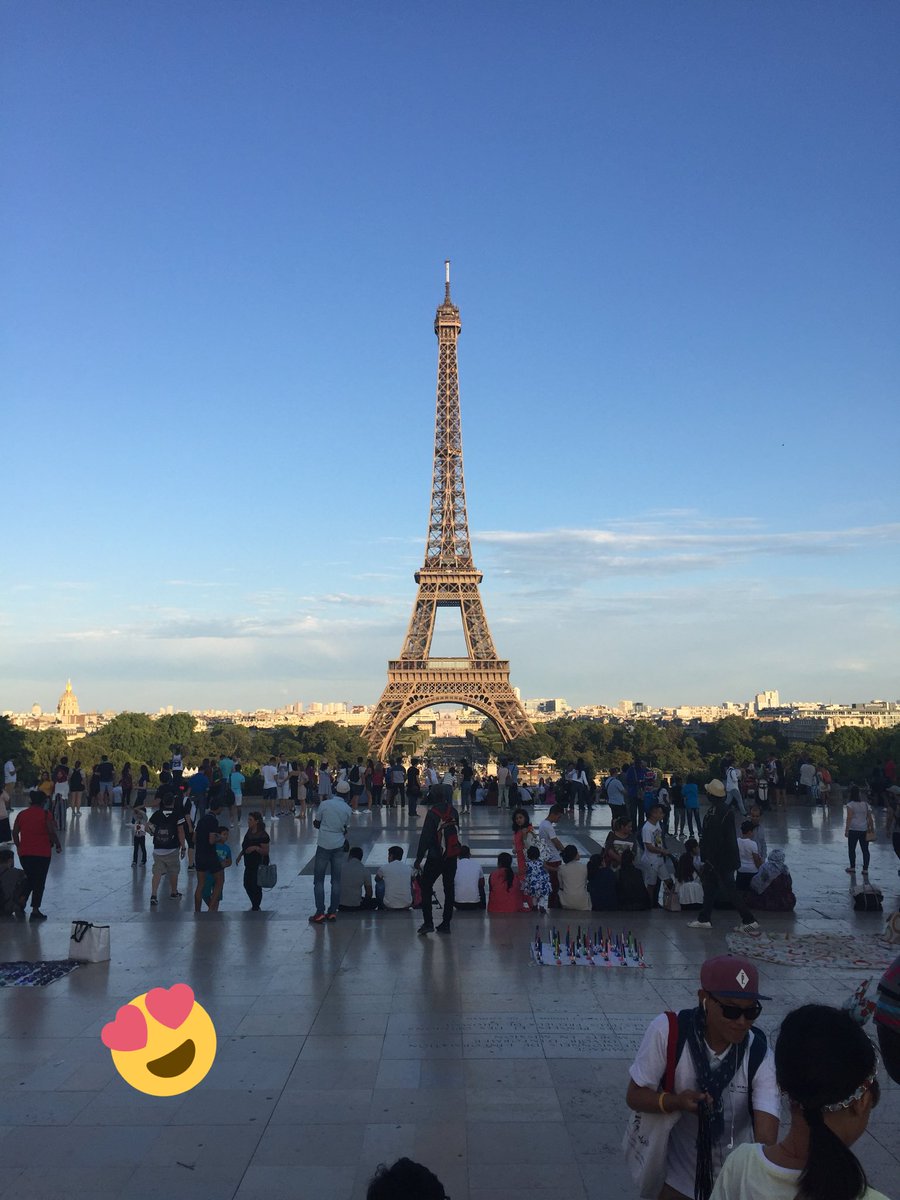 borismagnifik's tweet photo. #Paris #TourEiffel août à Paris 😘 https://t.co/s7LnaVRw8d