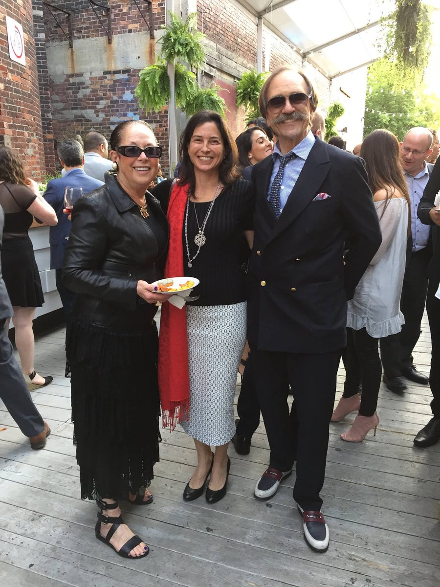 BunnyBerke's tweet photo. Larry & I with our sweetheart friend Heidi @FederationCJA's 100th anniversary celebration.
#BunnyBerke #Montreal #FederationCJA #CJA100 https://t.co/qtRwW34KCV