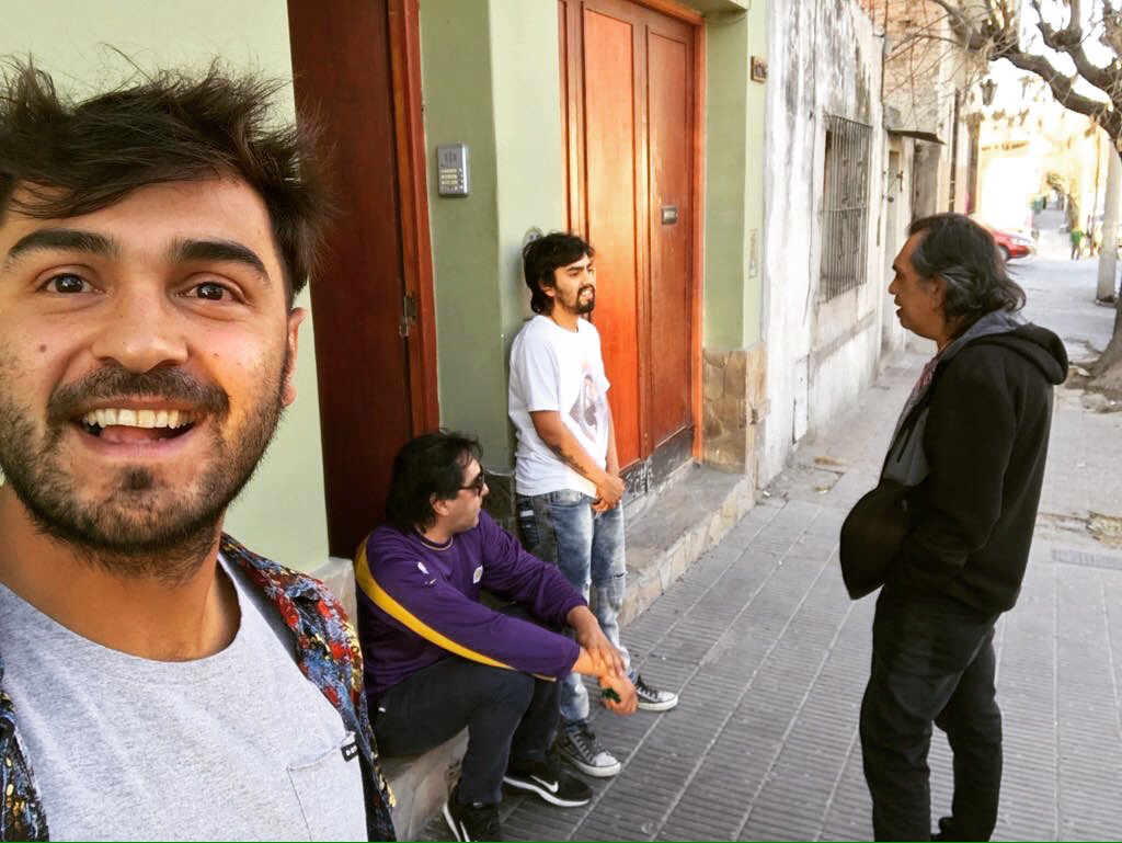 LosNocherosOfic's tweet photo. Ya se juntó la banda. Lo esperamos al Negro para grabar voces en el @estudiosocavon @alvaro_teruel @kiketeruel https://t.co/VRrbcww7Tp