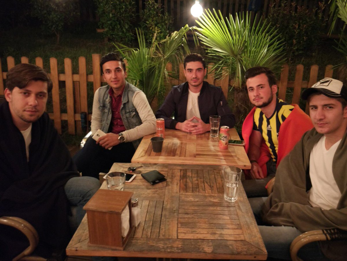 Bahçeköy Merkez Mahallesi Haftalık Olağan Toplantısını Gerçekleştirdi <a href="/akgencistanbul/">AK Gençlik İstanbul</a> <a href="/tahaayhan/">Taha AYHAN</a> @AhmetYlLDIZ <a href="/alperodabas08/">Alper ODABAŞ</a> @MEHMETNERGS1