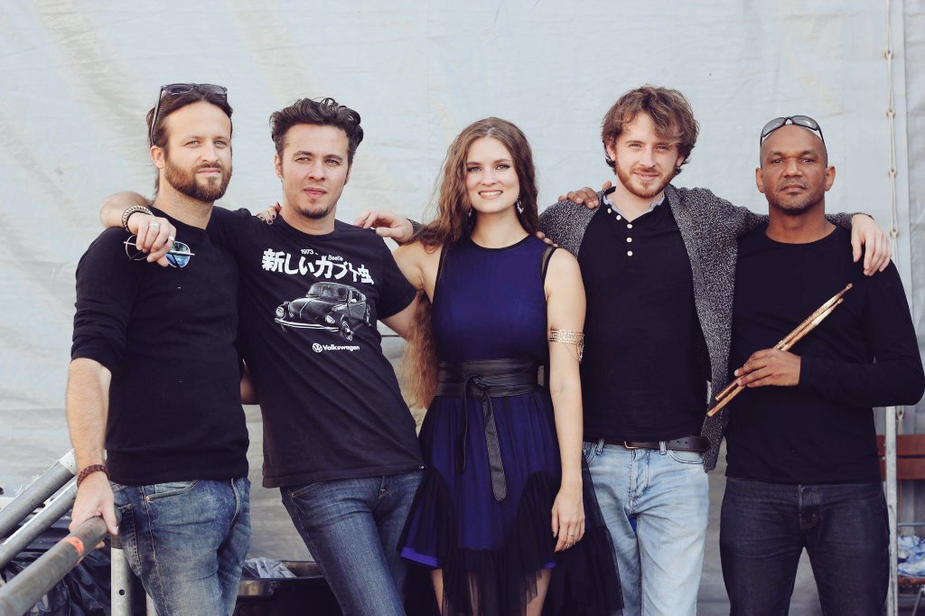 lauracrowenhim's tweet photo. On se retrouve demain Γ la @FiestaOfficiel Γ Verviers, 18h15 π€π #live #show #stage #summertour #fiestacity π· Nina Petitot Mestdagh https://t.co/mBWYXlP6Fh