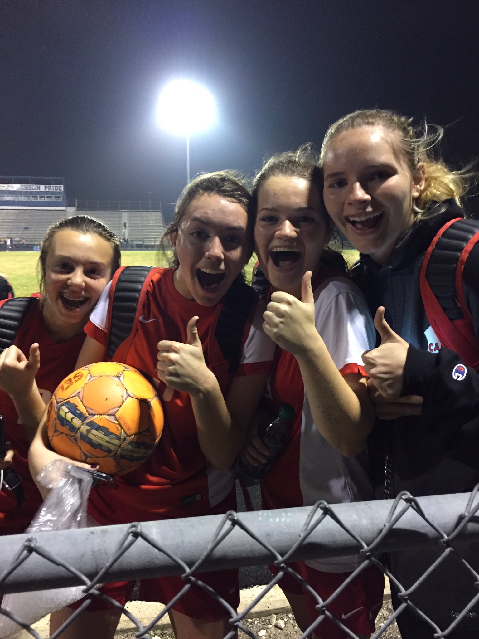 Happy birthday to my very fave lil b, i love u sm!! 