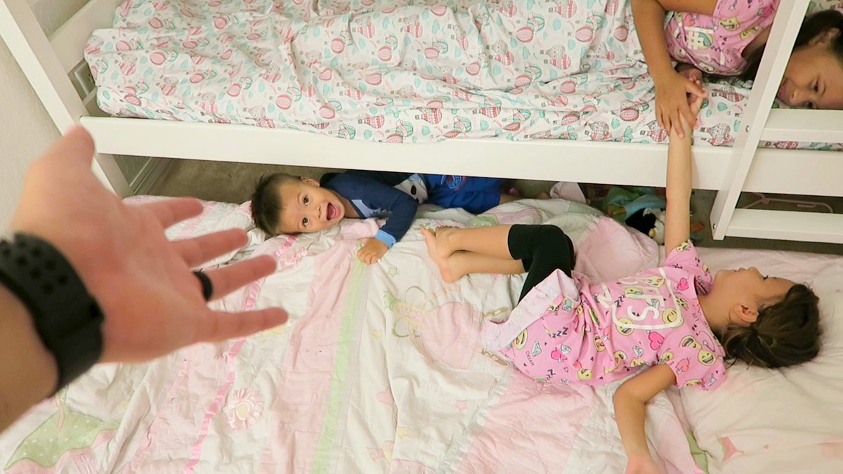 BolanosBunch's tweet photo. BACK TO SCHOOL BEDTIME ROUTINE DISASTER!! 😮
#bolanosbunch #family #vloggers 
https://t.co/pSe3rxDxMv https://t.co/NaPcUoRDJw