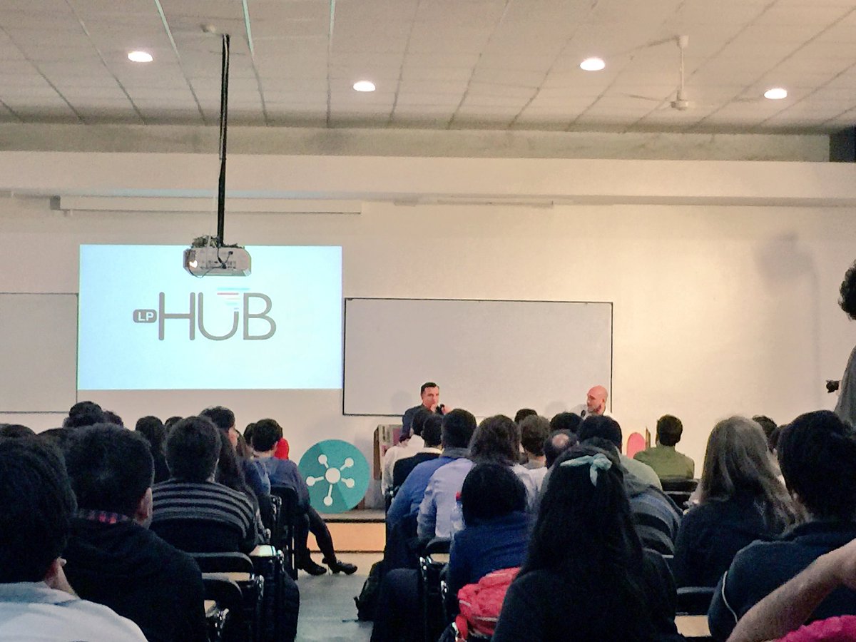 lphub's tweet photo. #MigoyaEnUsina @migoya en @UsinadeIdeasFCE en @InformaticaUNLP https://t.co/bELShp1egP