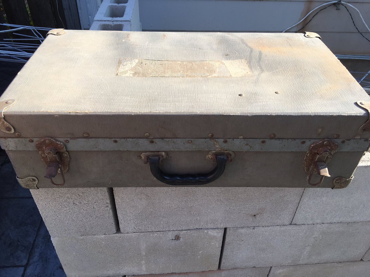 pK_solo1's tweet photo. I remember picking this box up as a kid and thinking it weighed sooooo much...hahaha #dadstools https://t.co/E0UXC7Tofo