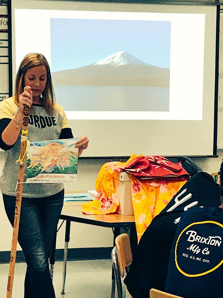 Milleram15's tweet photo. Thank you @KellyGallmeyer for sharing with us today about life in Japan! #OHSCuisine #goinglobal #globaleducation https://t.co/kU7WPjmHkp