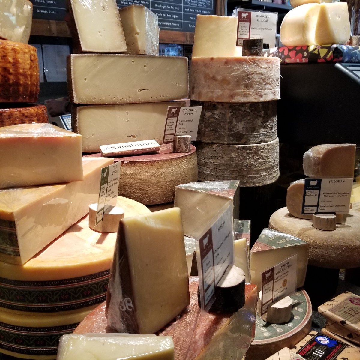 randyyagi's tweet photo. Gourmet cheeses at #Fromagination in Madison #Wisconsin
https://t.co/UOY95cegwk
#VisitMadison, #Madison, #Cheese,#WisconsinCheese https://t.co/EJoHO3h6Ui