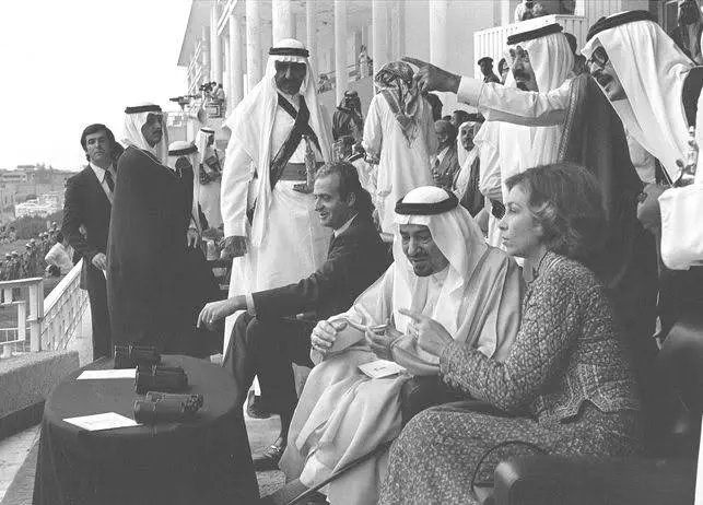 E ti, cantos anos tinhas cando no ano 1979 a monarquía saudita agasalhou á familia real espanhola cum iate, logo de fechar um bom negocio?