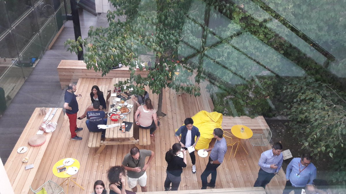 VirginieSavina's tweet photo. MERCI! Encore un beau moment partagé @Nextdoor_fr #neuillysurseine avec le lancement du 1er #codining ! 
#collaborativeeconomy &amp; #partage 😊 https://t.co/2LGihlJINN