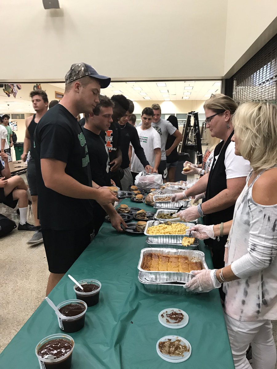 coffmanfootball's tweet image. Huge thanks to @CityBarbeque in Powell for feeding the team tonight! #GoRocks