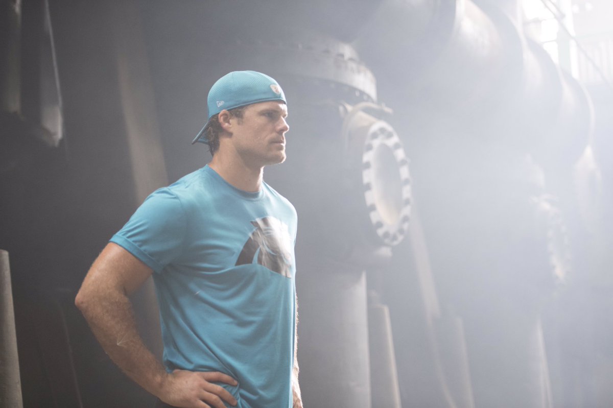 NewEraCap's tweet photo. Veteran focus. @gregolsen88 in the #NewEraCap Training 39THIRTY. #InnovativePerformance
Watch #CARvsJAX game tonight https://t.co/0h1UDPA1dI https://t.co/sOXtFqdHQb