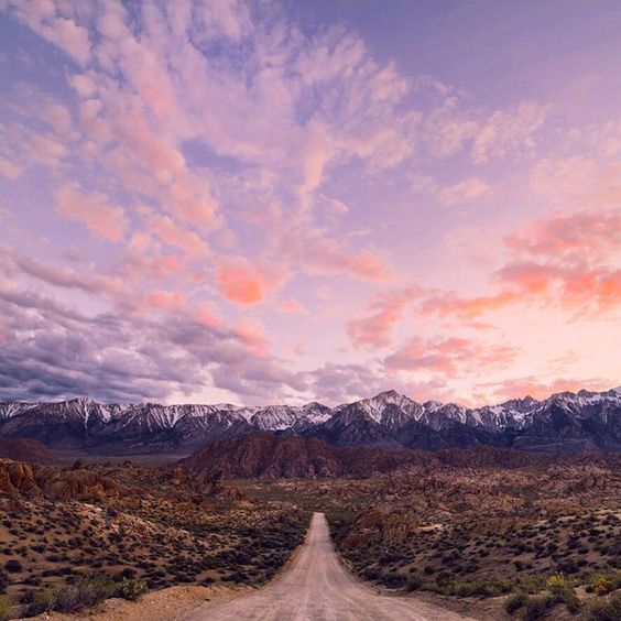 ItsWorldTravels's tweet photo. Alabama Hills, California ⛰🇺🇸 https://t.co/3DHZ39WGdM