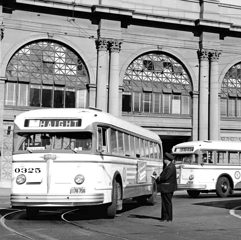 We celebrate 100yrs of #munibus service this year! #sfmuni #ferrybuilding #1940s #vintagebus #fromthearchive #tbt #throwbackthursday