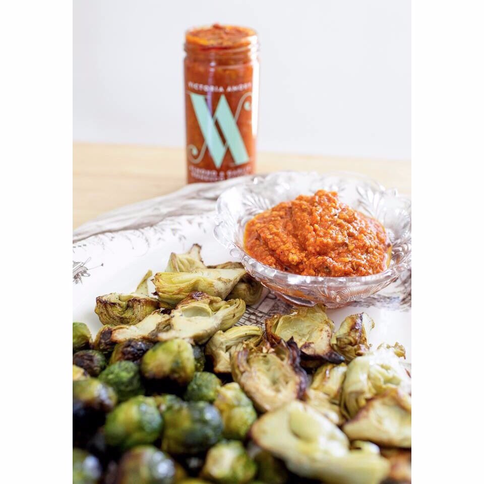 Dinner is served! 🤤🍽 Try <a href="/victoriaamory/">Victoria Amory</a>.co artisanal condiments to turn your everyday meals into everyday feasts bit.ly/1NA3v5X