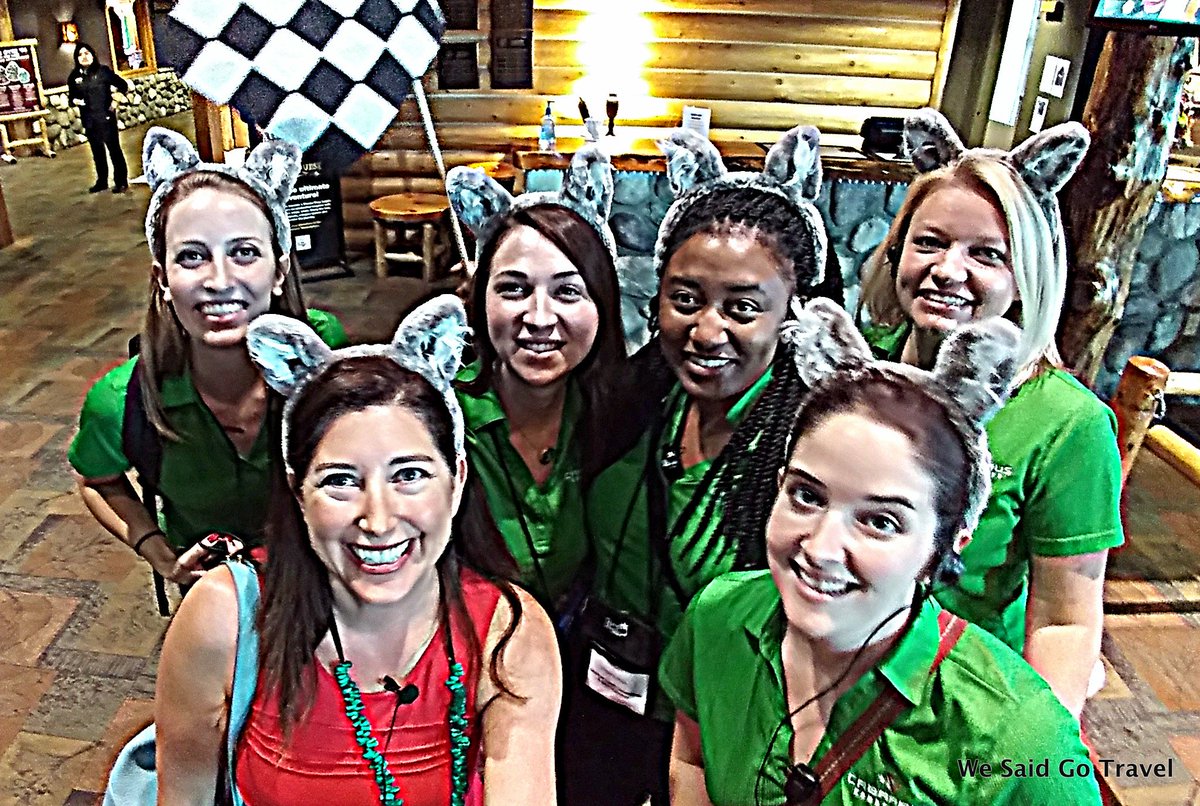 LisaNiver's tweet photo. READY for #family #fun? @GreatWolfLodge is waiting for you. 14 #GreatWolfLodge 3 new 2018! Try "Wine Down" #TMSGreatWolf #whereracinglives https://t.co/PGCaROY1uL