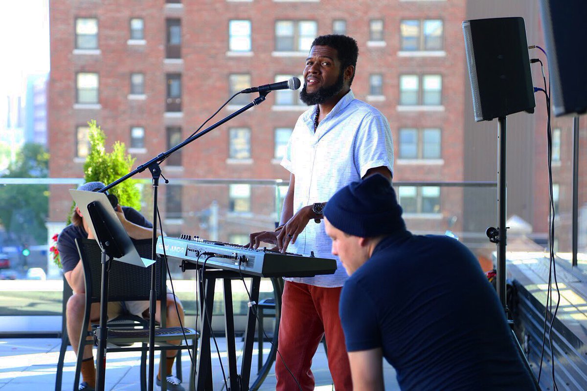 meetanew's tweet photo. We caught a vibe last night on the ANEW Rooftop for Happy Hour With A Purpose. 🥂 #meetanew #partieswithpurpose https://t.co/7ATeGSr9FB